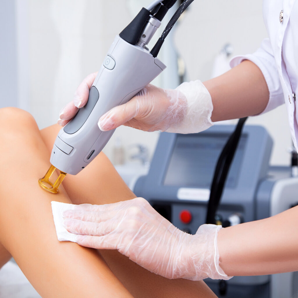 Close-up,Of,A,Female,Cosmetologist,In,A,Medical,Coat,Making